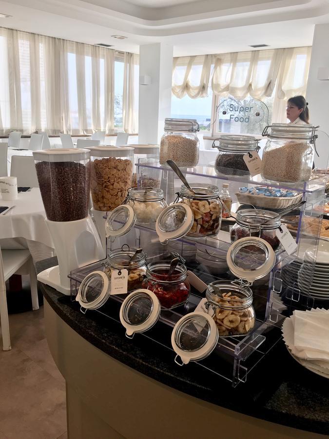 Commodore Hotel 4*
